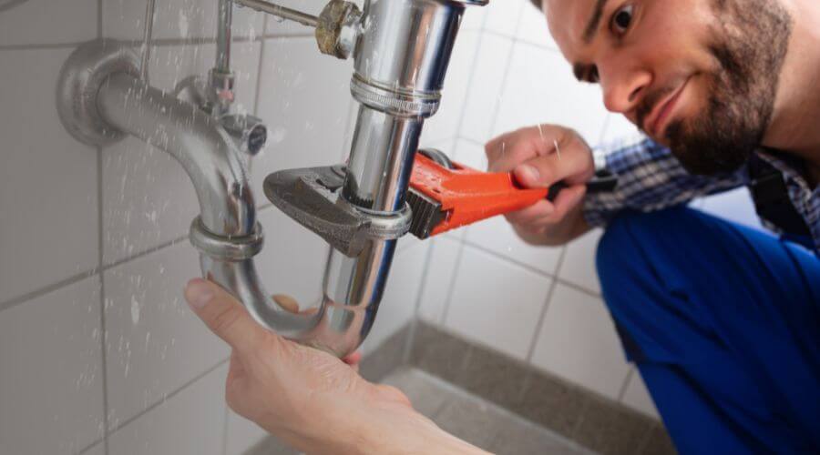 Professional emergency plumbing in Holcomb, MS